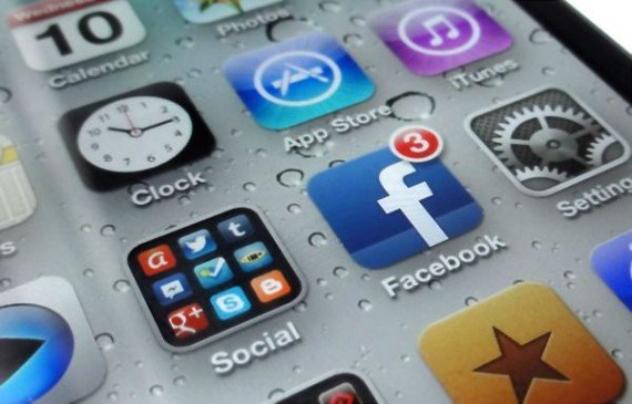 Eliminar (u ocultar) contactos de Facebook en iPhone
