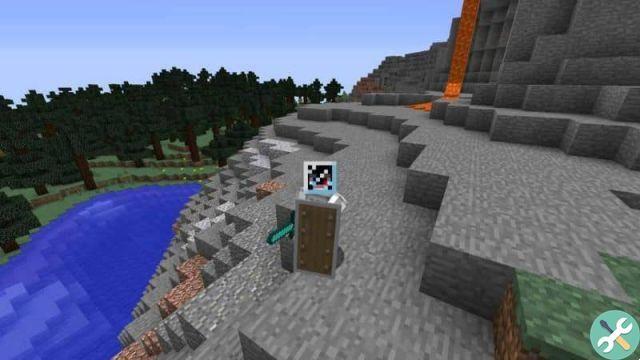 How to use left hand or secondary hand in Minecraft