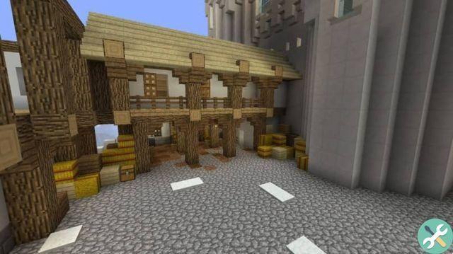 How to make a beautiful stable for horses or cows in Minecraft