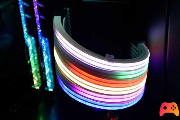 LIAN LI présente Strimer Plus RGB