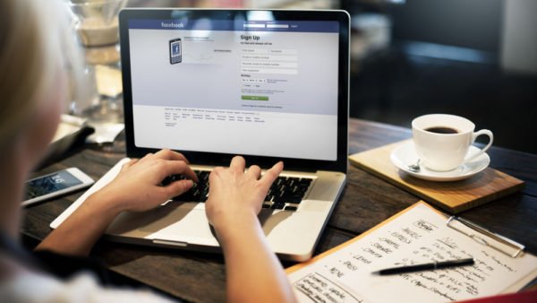 Como fazer login no Facebook sem registro