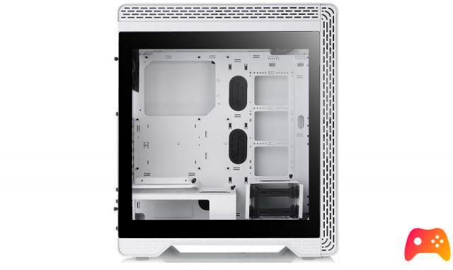 THERMALTAKE presents the S500 Snow Edition case