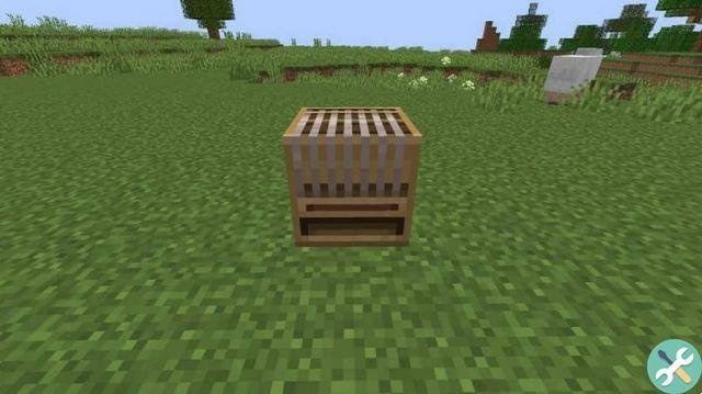 How to make a loom in Minecraft and how to use it to make banners and other fabrics?