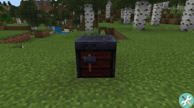 How to make a blacksmith table in Minecraft and what is it for?